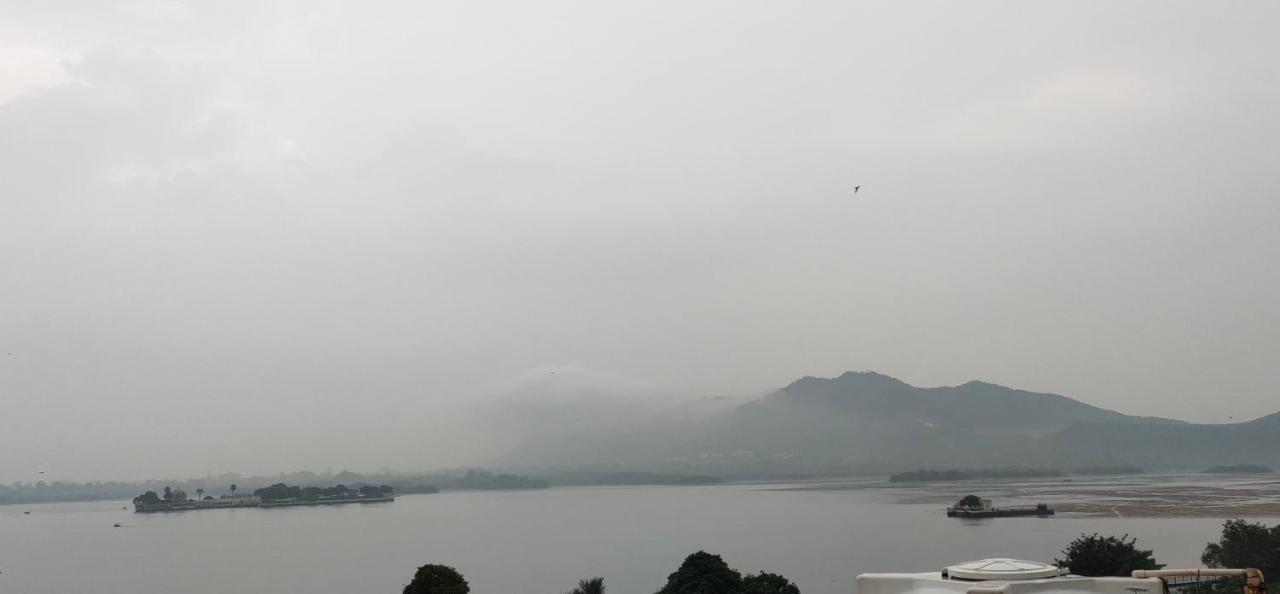 Hotel Lake Star Udaipur Exterior photo